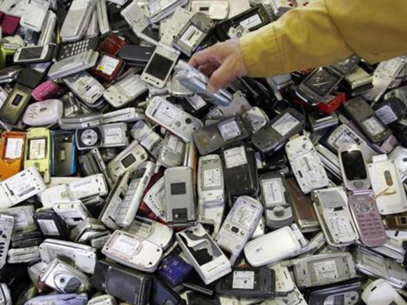 從哪兩方面說明廢電路板回收設備越來越重要